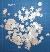 SCRAPKI KRAKÓW kwiatuszki perłowa biel, białe50 szt. CHRZEST (FG126)