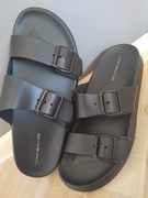 Tommy Hilfiger- klapki skórzane  43