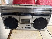 Boombox Hitachi – Radio + Kasetofon Stereo Vintage