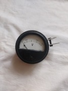 analogowy woltomierz tablicowy prl