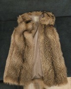 Kamizelka Max Mara z naturalnego futra jenota