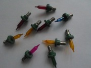 Żaróweczki z gwintem, wkręcane.