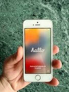 iPhone SE 64 GB silver white + etui Casemate