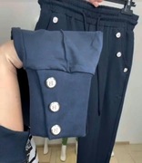 Megi granatowe spodnie ozdobne guziki