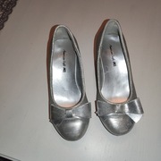 Srebrne brokatowe pantofelki balerinki na obcasie dla dziewczynki 