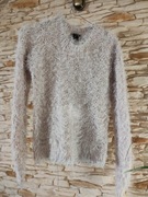 Włochaty sweterek Lindex