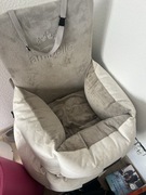 Fotelik samochodowy dla psa 