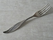 Posrebrzany widelec obiadowy polskiej marki Hefra, wzór Amerykański