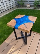 Stolik kawowy z żywicy epoksydowej i dębu