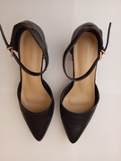 Czarne buty na obcasie z paskiem CCC rozmiar 40