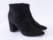 Czarne zamszowe botki z dżetami Renda 38
