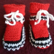 Buciki niemowlęce z włóczki, 10,5 - 11 cm.