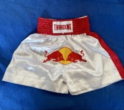 Red Bull XXL spodenki do Muay Thai thaiboxing kickboxing boksu białe satyna