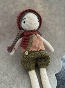 Lalka zrobiona na szydełku z warkoczykami, crochet doll