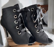 SZPILKI BOTKI 39 CZARNE ZAMSZ WIĄZANE BUTY NOWE JENNY FAIRY BOTKI