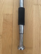 Drążek rozporowy montowany na futrynę drzwi 