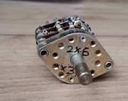 PRZEŁĄCZNIK OBROTOWY 2 STYKI PRZEŁĄCZAJĄCE PO 6 POZYCJI x3 PYTKI 