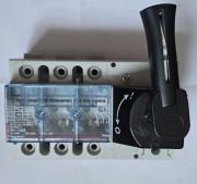 Rozłącznik izolacyjny 3P 160A LEGRAND VISTOP napęd czołowy czerwony 022551