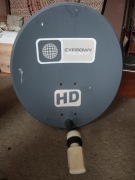 Antena satelitarna+konwerter, maszt i jarzmo.