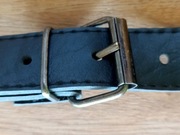 Pasek z metalową sprzączką 