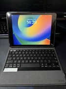 iPad 5th 32Gb + Cellular i etui klawiatura Zagg