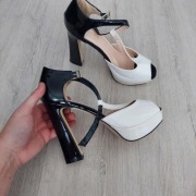 Modne wysokie obcasy Shein 39