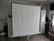 Ekran projekcyjny 180x180 że statywem,st bdb