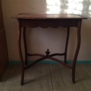 Stolik -Niciak inne meble antyki .