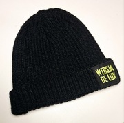 Czapka beanie zimowa czarna naszywka Wersja de Lux