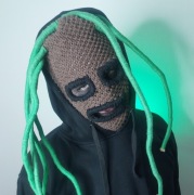 Brązowa maska Corey Taylor - styl Slipknot '99 z zielonymi dredami