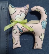 Maskotka dekoracyjna kotek przytulanka hand made 