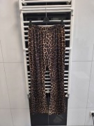 Spodnie dzwony panterka boohoo roz. 44 – efektowne