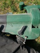 Odkurzacz - dmuchawa do liści.