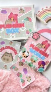 Pusheen Box - prezent dla dzieci- kolorowanka, naklejki, książka