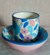 Kolorowa miseczka z kieliszkiem na jajko.