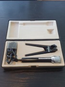 Unikat.Mikrofon dynamiczny Grundig GDM 313 (Lata 70.) z etui i stojakiem