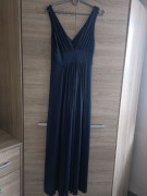 Delikatna lekka długa granatowa sukienka z rozcięciem na nodze 