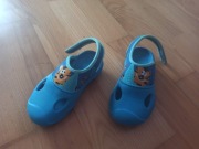 Buty Decathlon 24/25 na basen