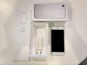 iPhone 7 32GB z pudełkiem i oryginalną ładowarką. Bateria 100%
