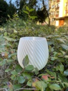 Doniczka spiralna biała silk