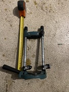 Prowadnica wiertarska obrotowa do wiertarek