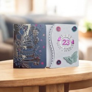 Ręcznie robiona kartka urodzinowa z personalizacją wieku DJora – srebrna