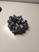 Satynowa gumka scrunchie stalowa 