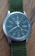 Seiko 5 Military Green dial automatic SNK805K2