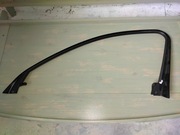 8W9867609 RAMKA DRZWI SZYBY LEWY PRZÓD