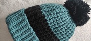 Czapka jesienna, zimowa ręcznie zrobiona.   Turkusowo czarna.