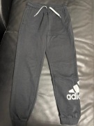 Spodnie dresowe Adidas 152