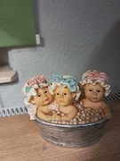 Figurka dzieci w wannie 