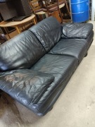Skórzana czarna kanapa używana 
