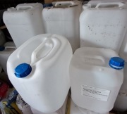 Kanistry 20 i 25l używane 
